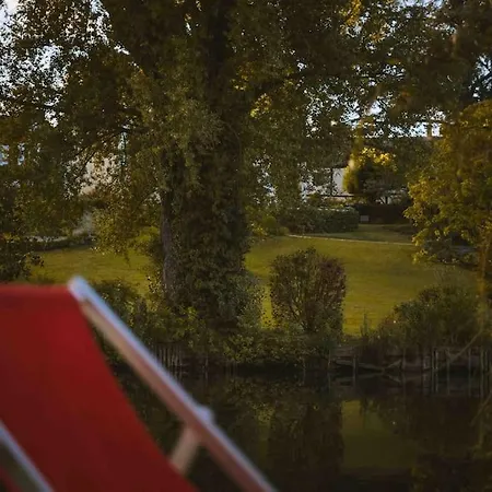 Le Du Bout Du Monde, En Bord De Riviere ! *